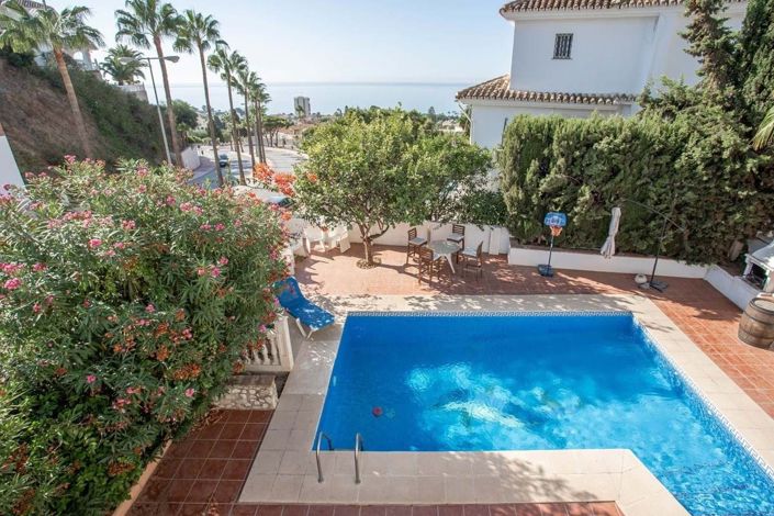 Image No.2-4 Bed Villa for sale