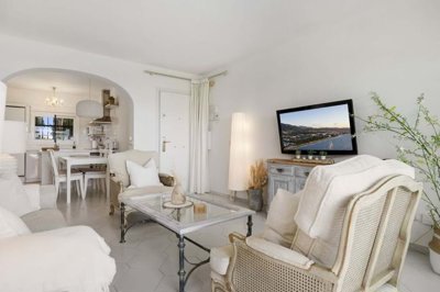 1447-660415-78d1f4f8b6655591b02d22fabb36a692d