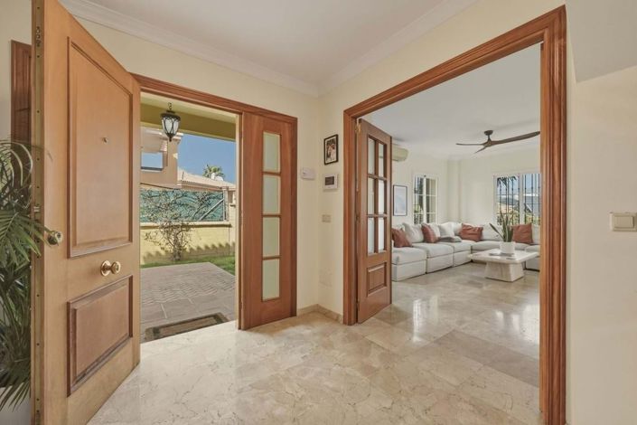 Image No.5-5 Bed Villa for sale