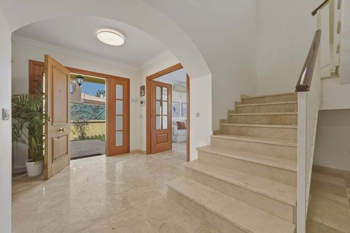 Image No.6-5 Bed Villa for sale