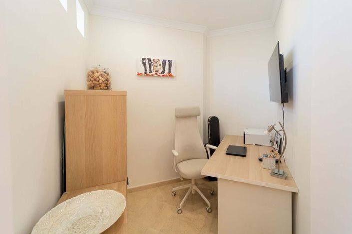 Image No.25-4 Bed Villa for sale