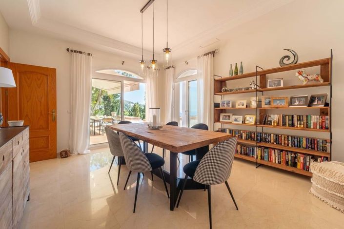 Image No.27-4 Bed Villa for sale