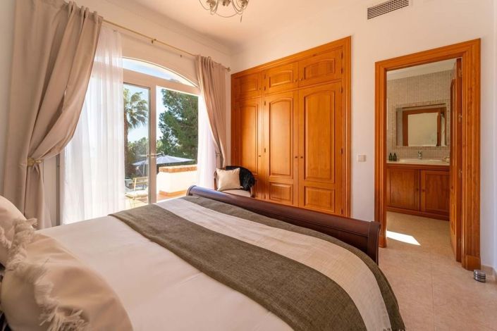 Image No.53-4 Bed Villa for sale