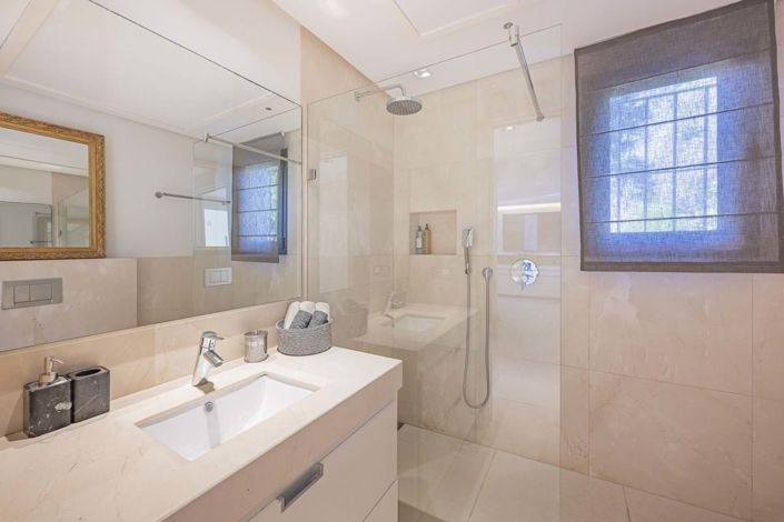 Image No.27-3 Bed Villa for sale