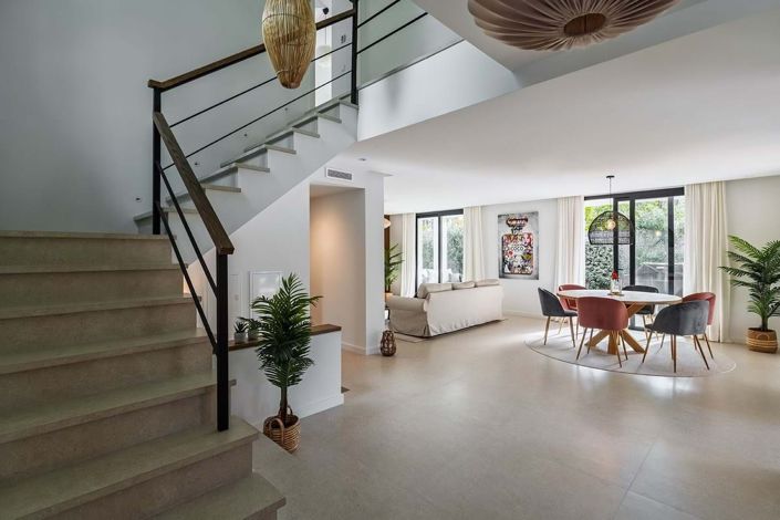 Image No.2-4 Bed Villa for sale