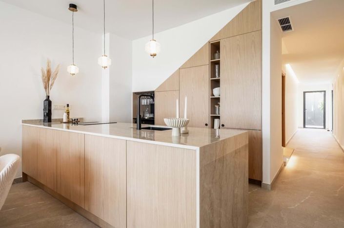 Image No.12-4 Bed Townhouse for sale