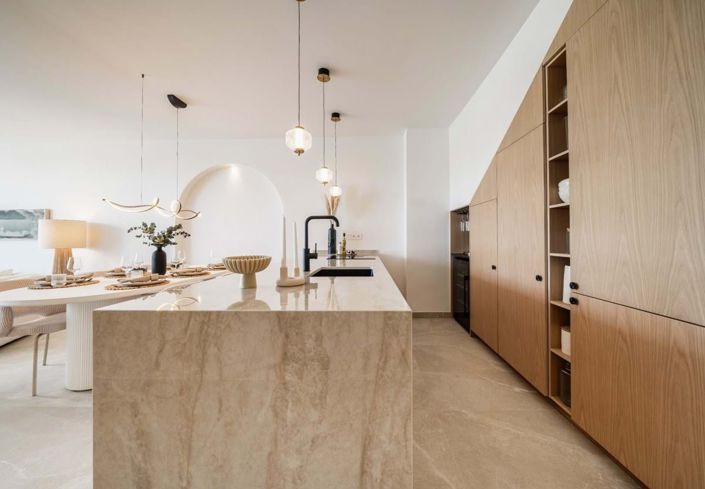 Image No.13-4 Bed Townhouse for sale