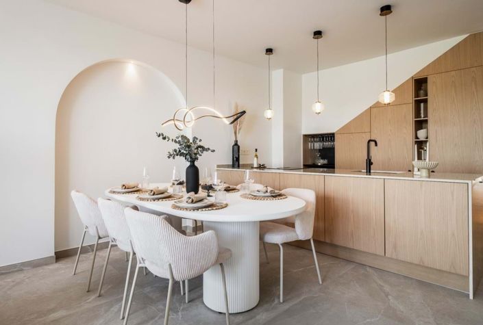 Image No.17-4 Bed Townhouse for sale