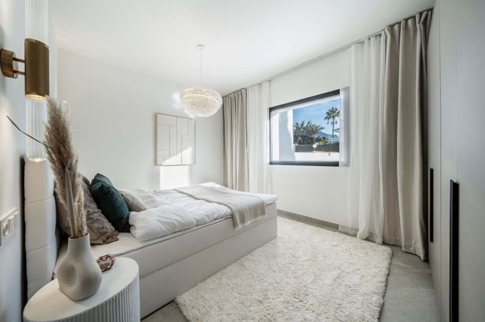 Image No.18-4 Bed Townhouse for sale