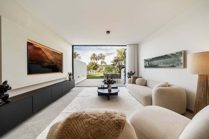 Image No.2-4 Bed Townhouse for sale