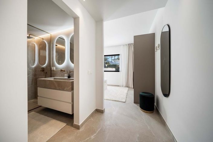 Image No.20-4 Bed Townhouse for sale