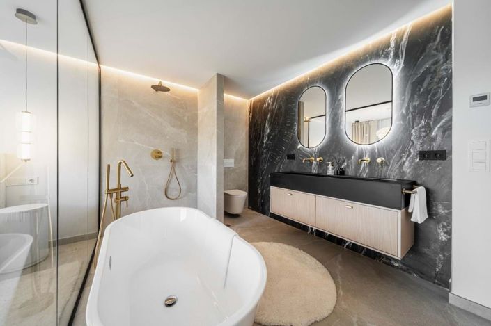 Image No.30-4 Bed Townhouse for sale