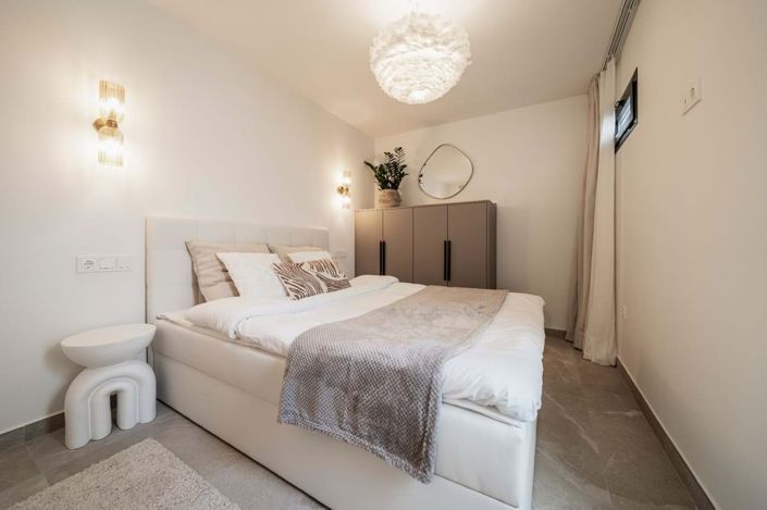 Image No.35-4 Bed Townhouse for sale