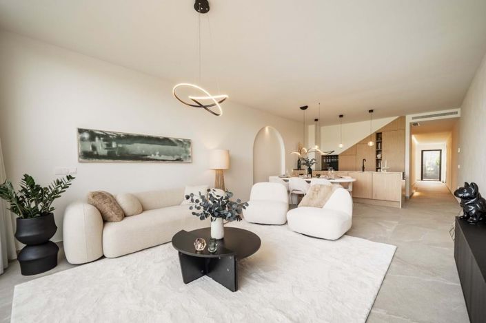 Image No.4-4 Bed Townhouse for sale