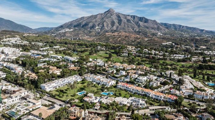 Image No.44-4 Bed Townhouse for sale