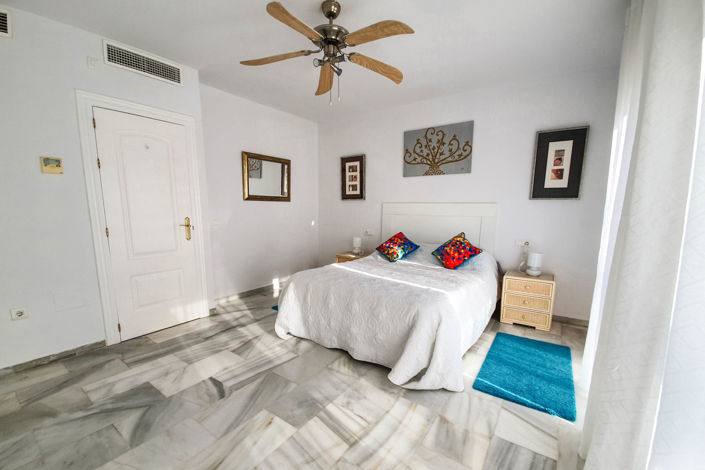 Image No.2-Maison de ville de 2 chambres à vendre à Estepona