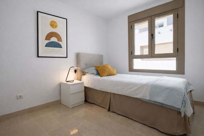 Image No.35-3 Bed Townhouse for sale