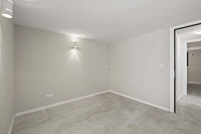 Image No.25-5 Bed Villa for sale