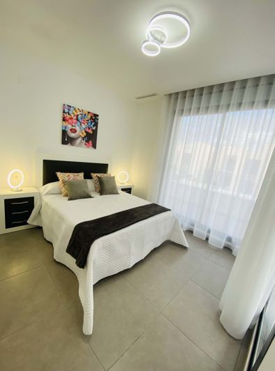 Image No.56-3 Bed Semi-Detached for sale