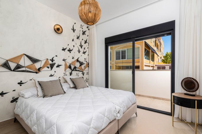 Image No.16-2 Bed Apartment for sale