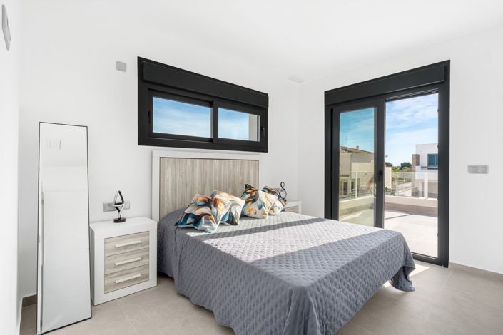 Image No.11-3 Bed Semi-Detached for sale