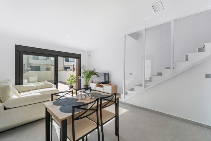 Image No.16-3 Bed Semi-Detached for sale