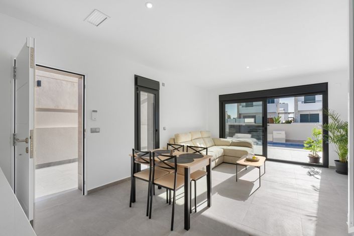 Image No.6-3 Bed Semi-Detached for sale