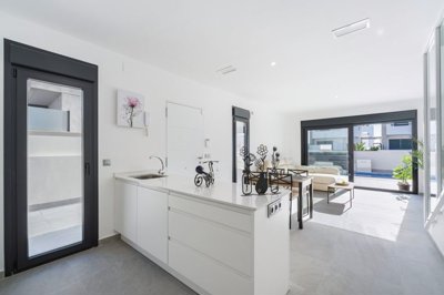 1447-661313-78d1f4f8b6655591b02d22fabb36a692d