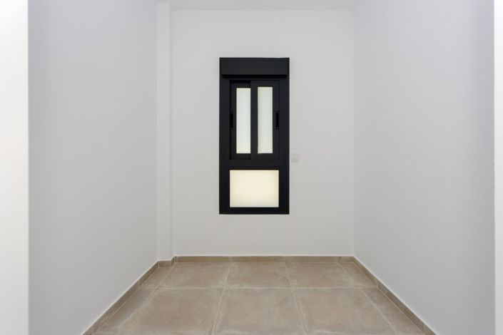 Image No.18-3 Bed Townhouse for sale