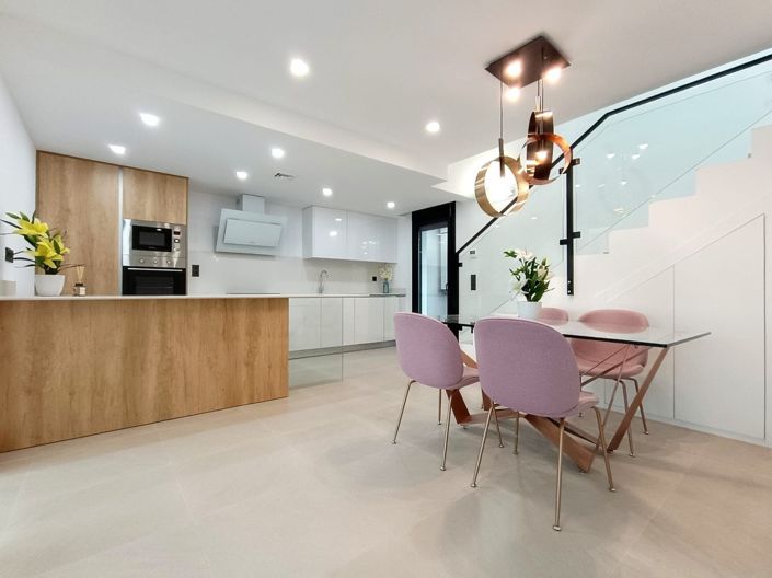 Image No.4-3 Bed Semi-Detached for sale