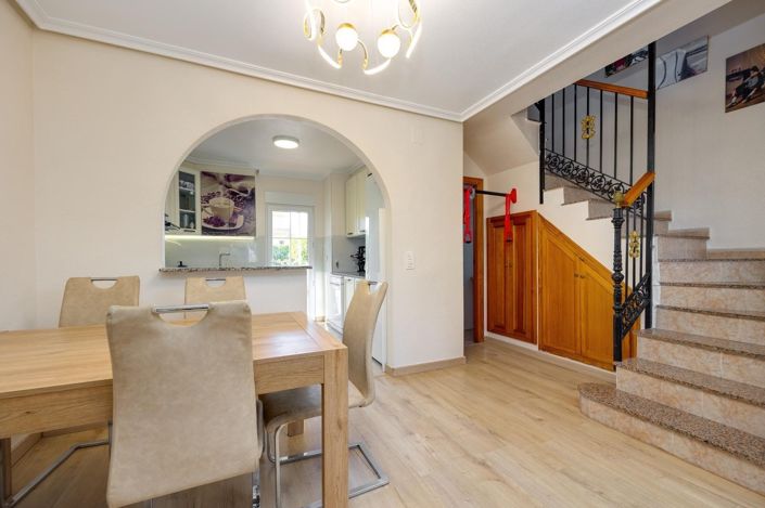 Image No.12-3 Bed Townhouse for sale