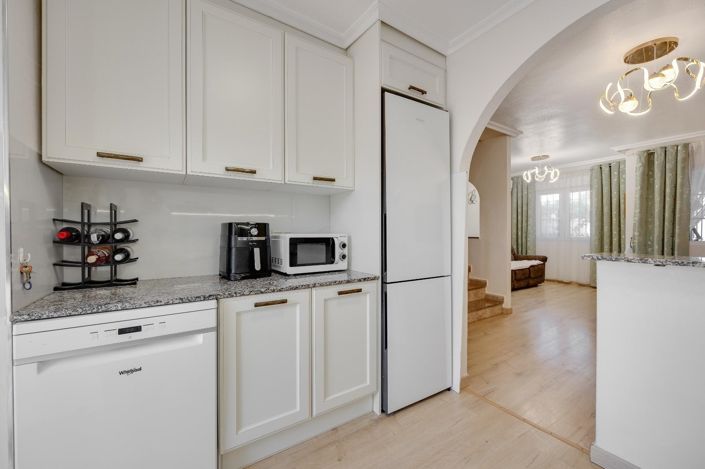 Image No.16-3 Bed Townhouse for sale