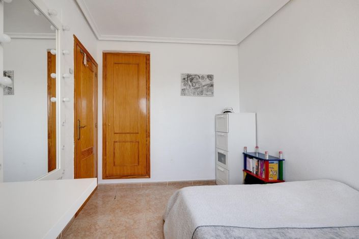 Image No.27-3 Bed Townhouse for sale