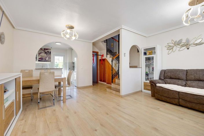 Image No.4-3 Bed Townhouse for sale