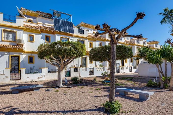 Image No.45-3 Bed Townhouse for sale