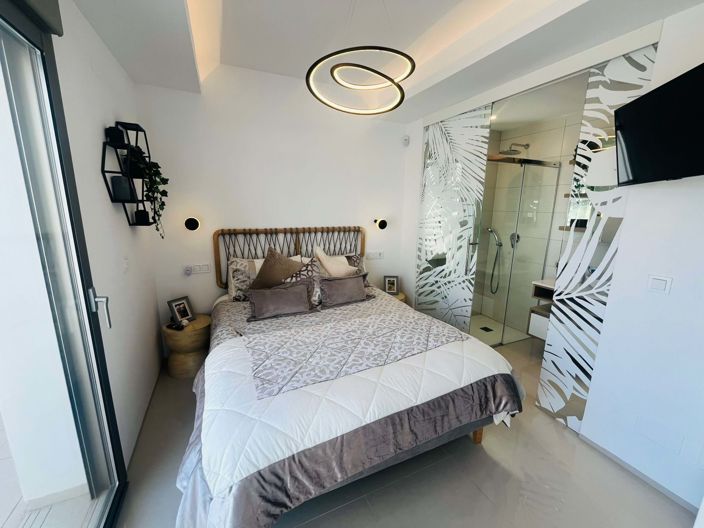 Image No.15-3 Bed Villa for sale