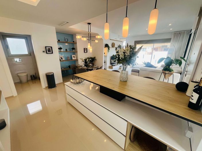 Image No.2-3 Bed Villa for sale