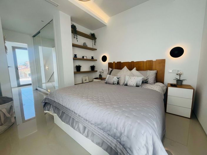 Image No.24-3 Bed Villa for sale