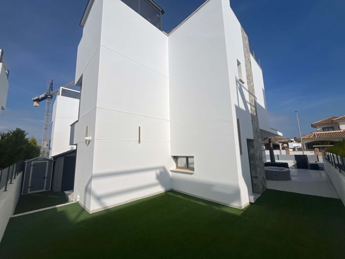 Image No.30-3 Bed Villa for sale