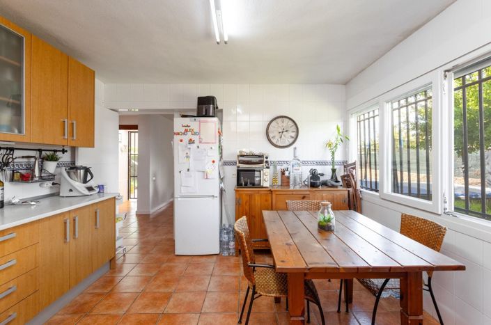 Image No.12-4 Bed Townhouse for sale