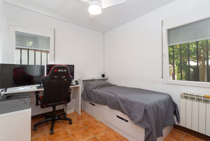 Image No.14-4 Bed Townhouse for sale