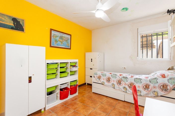 Image No.19-4 Bed Townhouse for sale