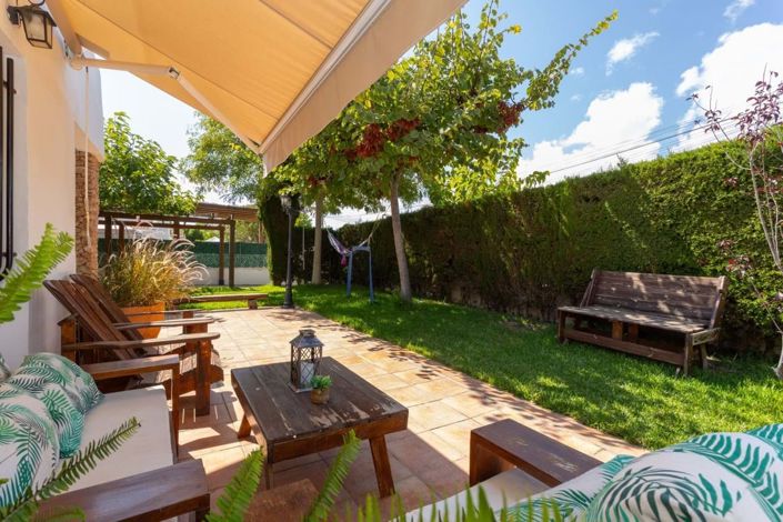 Image No.2-4 Bed Townhouse for sale