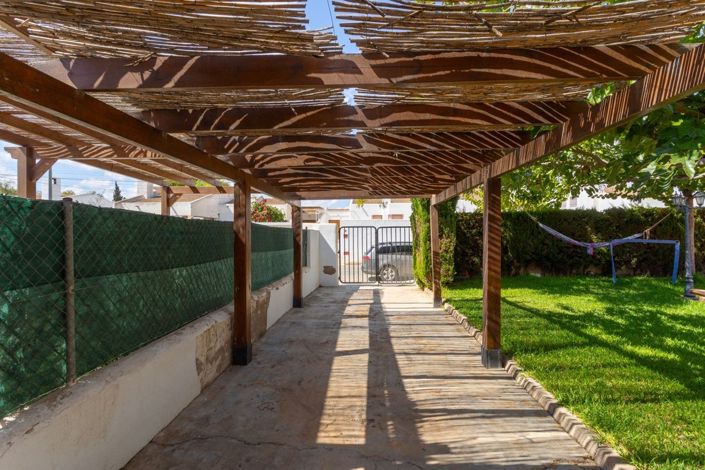 Image No.29-4 Bed Townhouse for sale