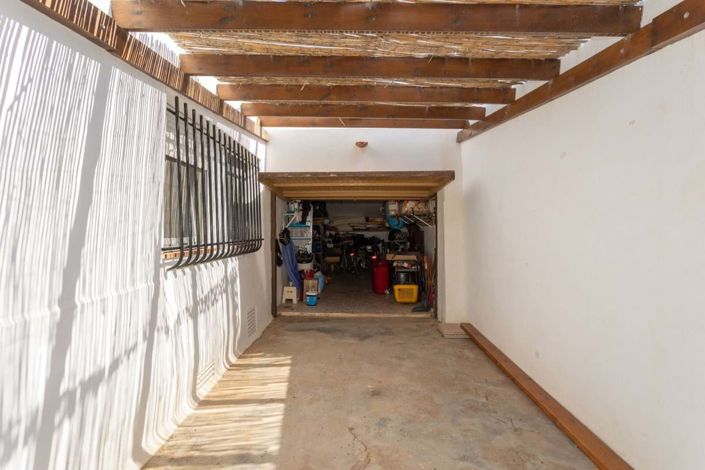 Image No.30-4 Bed Townhouse for sale