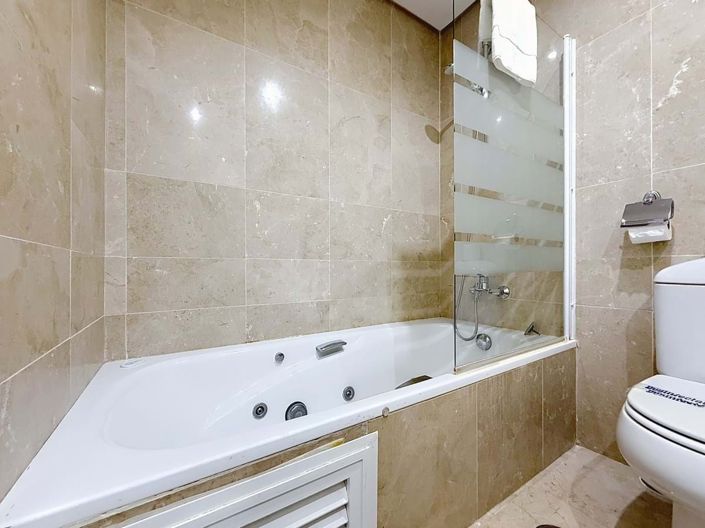 Image No.32-2 Bed Apartment for sale