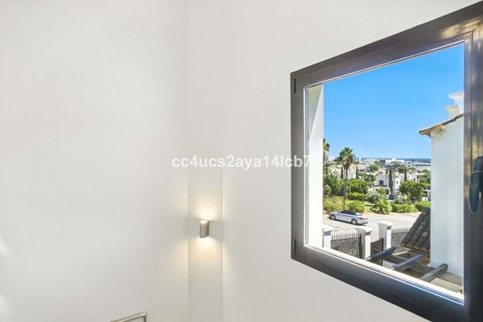 Image No.42-3 Bed Villa for sale