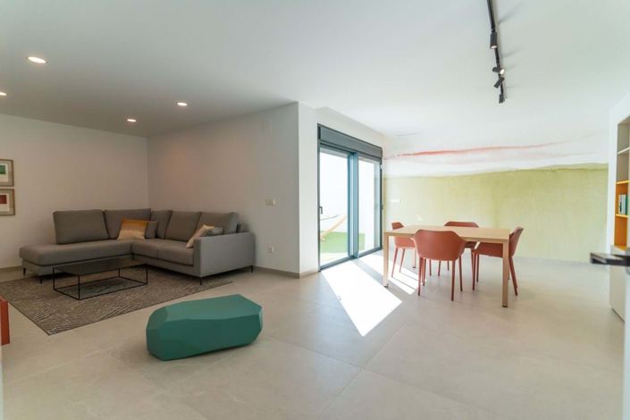 Image No.10-3 Bed Villa for sale