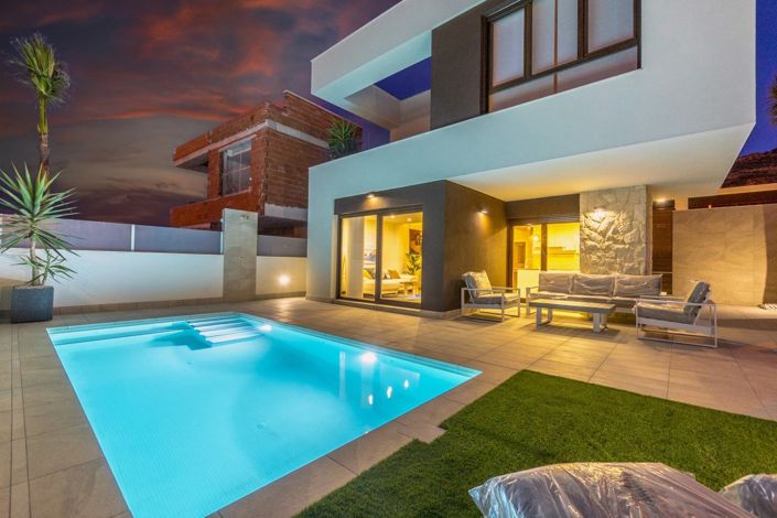 Image No.48-3 Bed Villa for sale