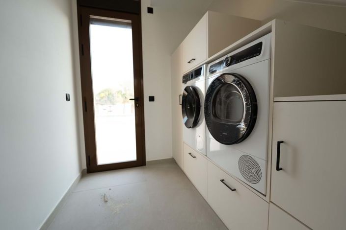 Image No.44-4 Bed Villa for sale